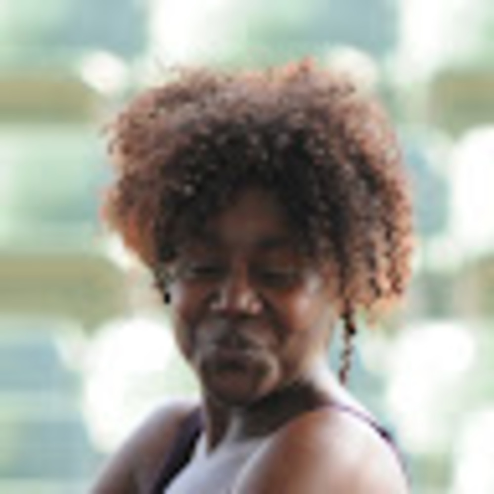 Meet your Posher, Adrienne
